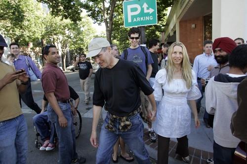 Stiv Džobs i Loren Pauel profimedia-0104343293.jpg