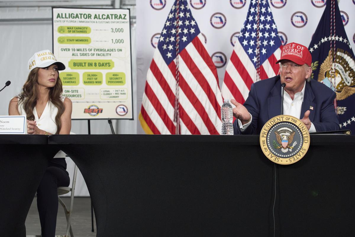 trump05 AP Evan Vucci.jpg