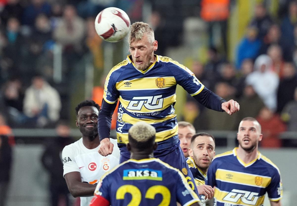 Uroš Radaković potpisao za Nant