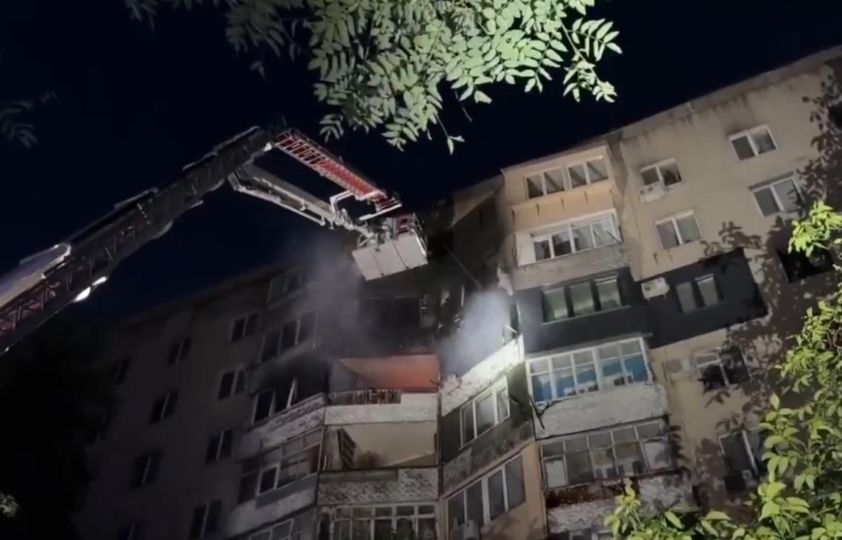 2025-07-03 07_46_34-Олег Володарський on X_ _В Одесі біля пошкодженого внаслідок атаки рф будинку пр.png