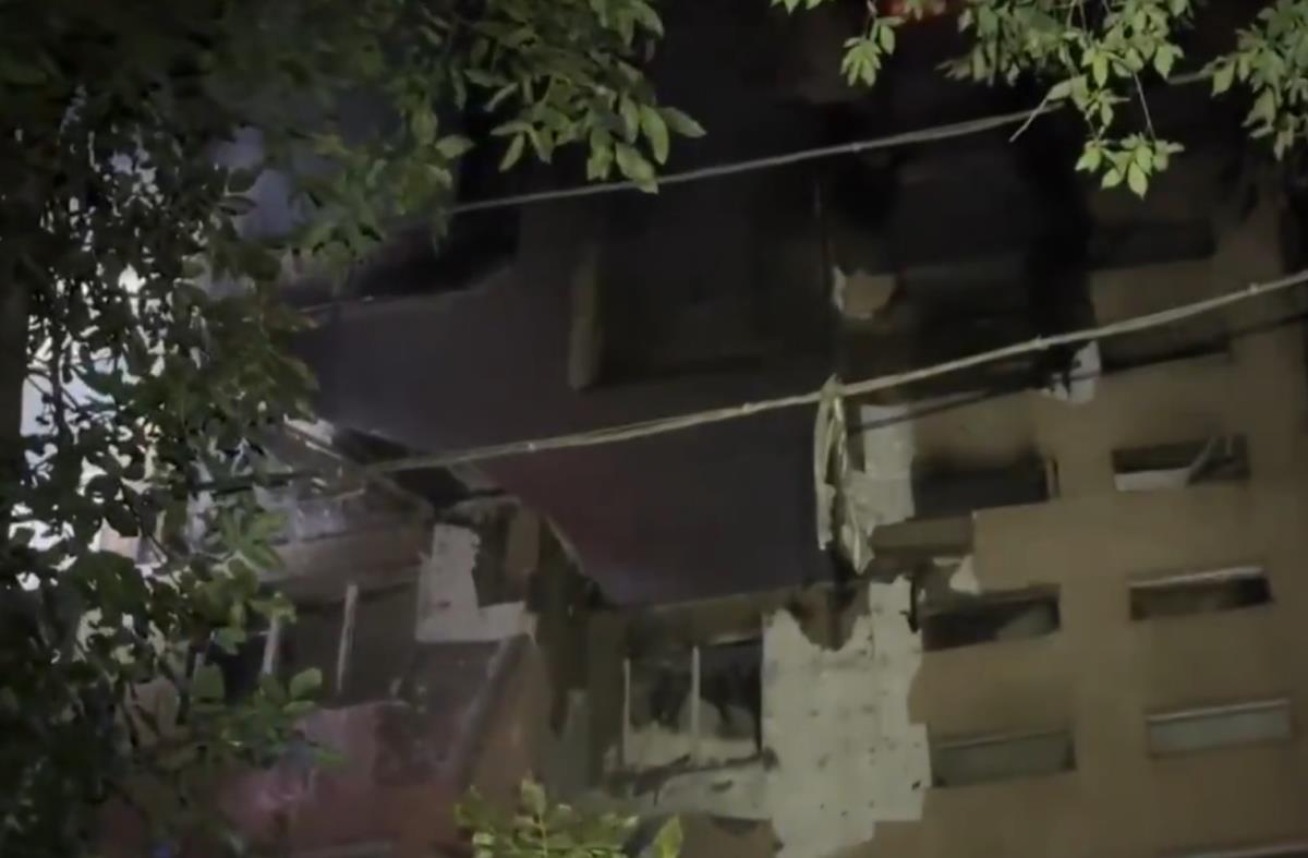 2025-07-03 07_46_23-Олег Володарський on X_ _В Одесі біля пошкодженого внаслідок атаки рф будинку пр.png