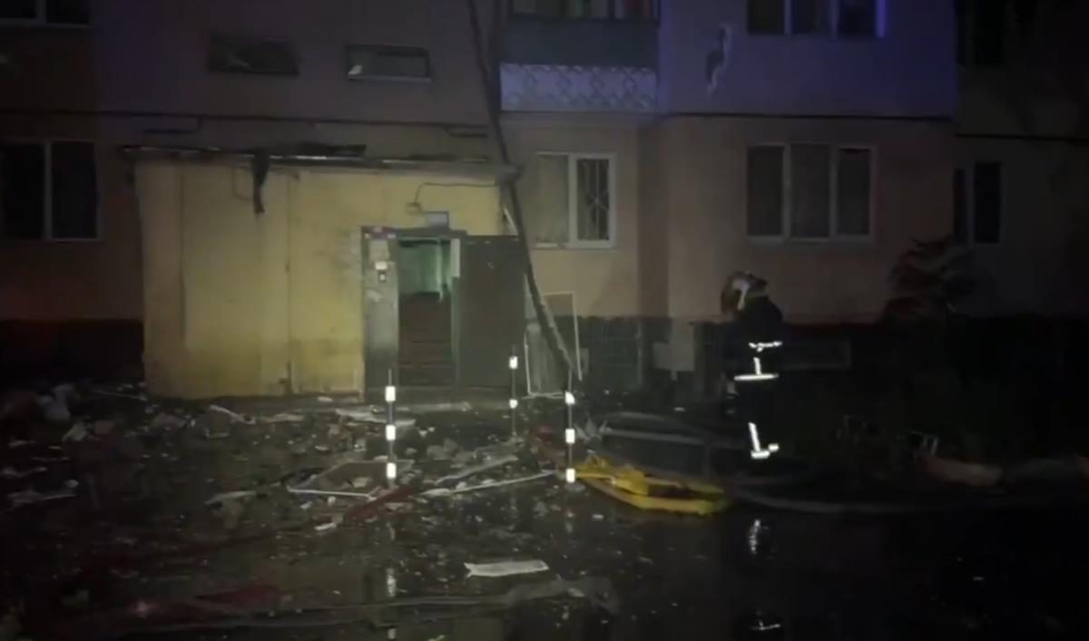 2025-07-03 07_46_10-Олег Володарський on X_ _В Одесі біля пошкодженого внаслідок атаки рф будинку пр.png