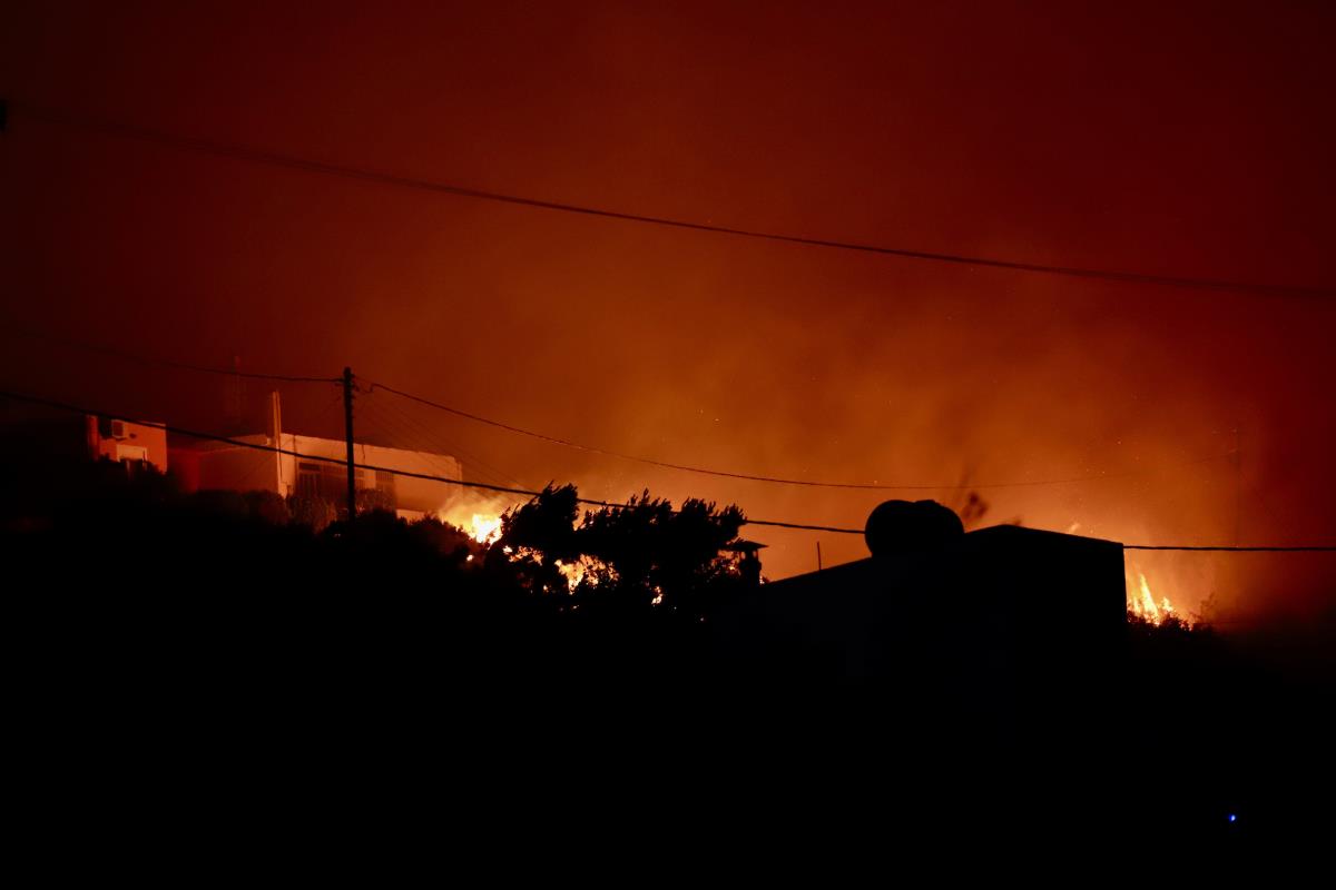 krit09 EPA Nikos Chalkiadakis.jpg