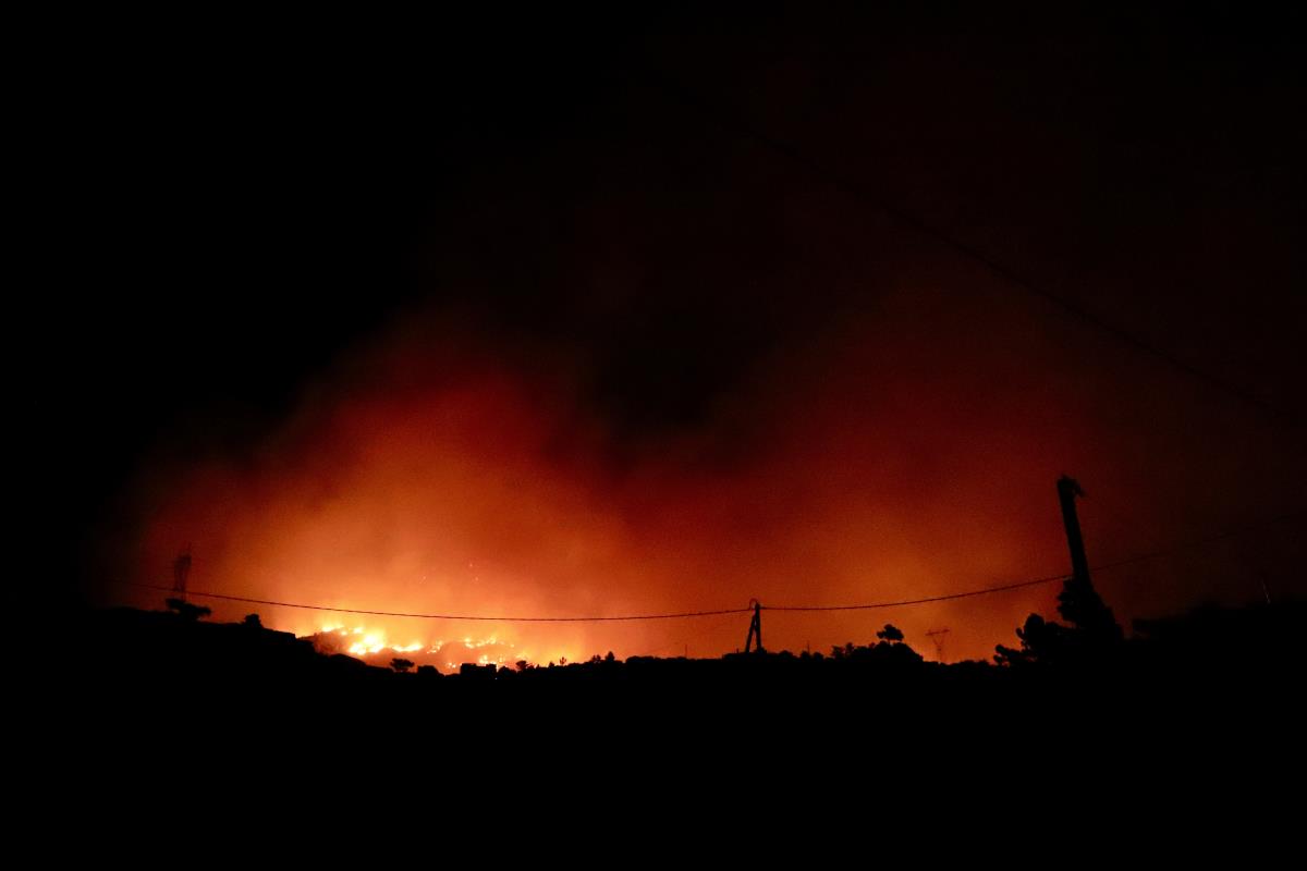 krit06 EPA Nikos Chalkiadakis.jpg