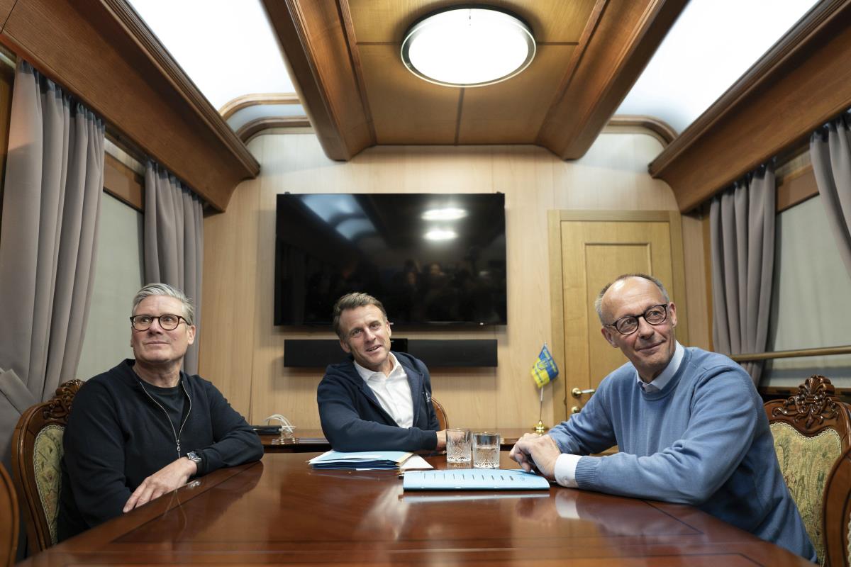 1 AP Stefan Rousseau.jpg