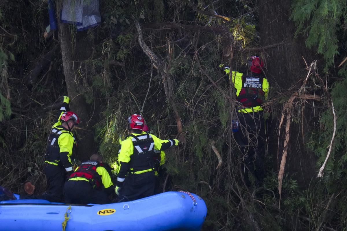 102 AP Julio Cortez.jpg