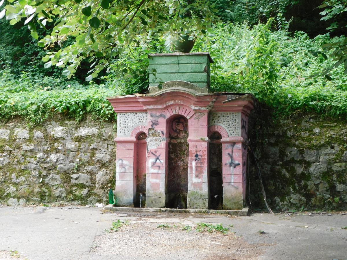 BANJA KOVILJAČA -  Tri česme.JPG