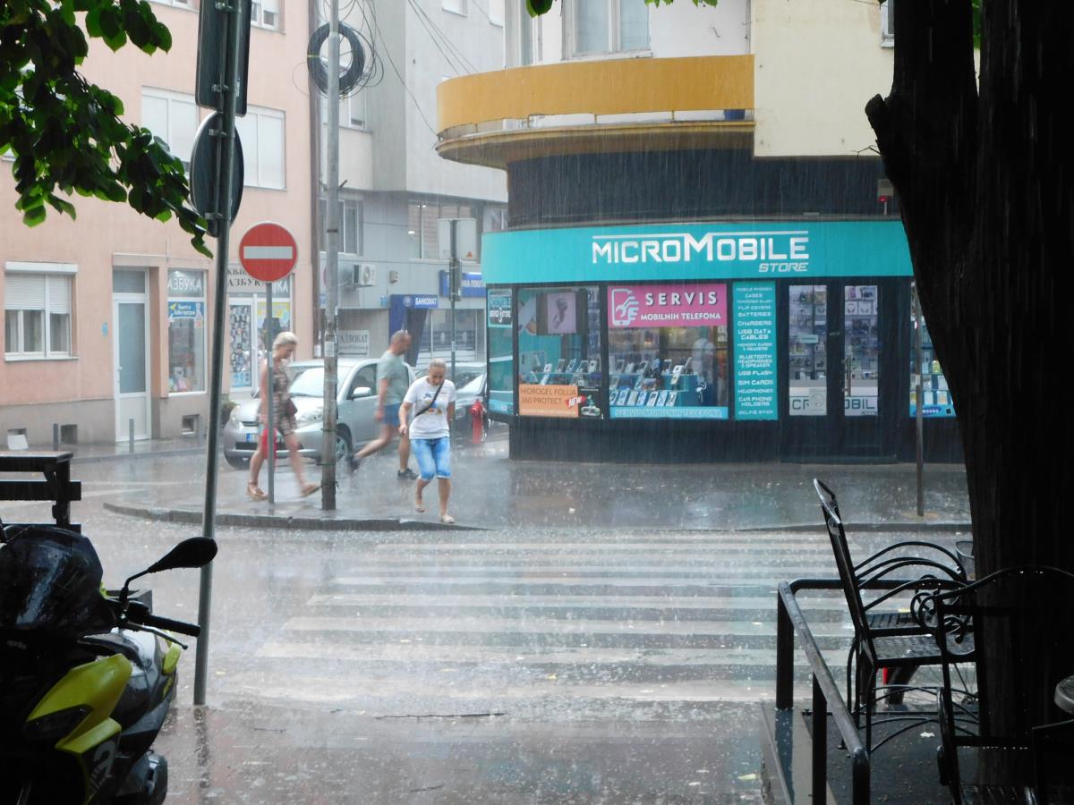 LOZNICA - Beg od kiše.JPG