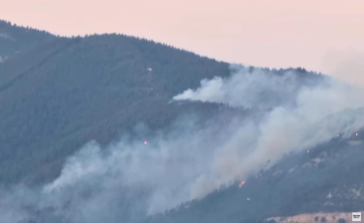 2025-07-10 07_39_16-Veliki požar na Tasosu_ Turisti beže u kolonama, evakuisan hotel - Blic — Mozill.jpg