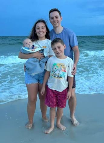 Eli Viler sa porodicom 4.jpg