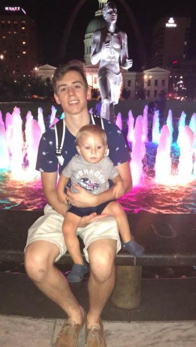 Eli Viler sa porodicom 3.jpg