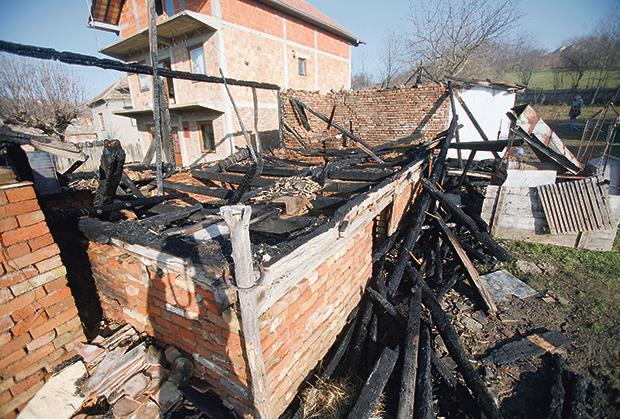 izgorelo-troje-dece-pozar-kuca-velika-krsna-mladenovac.jpg