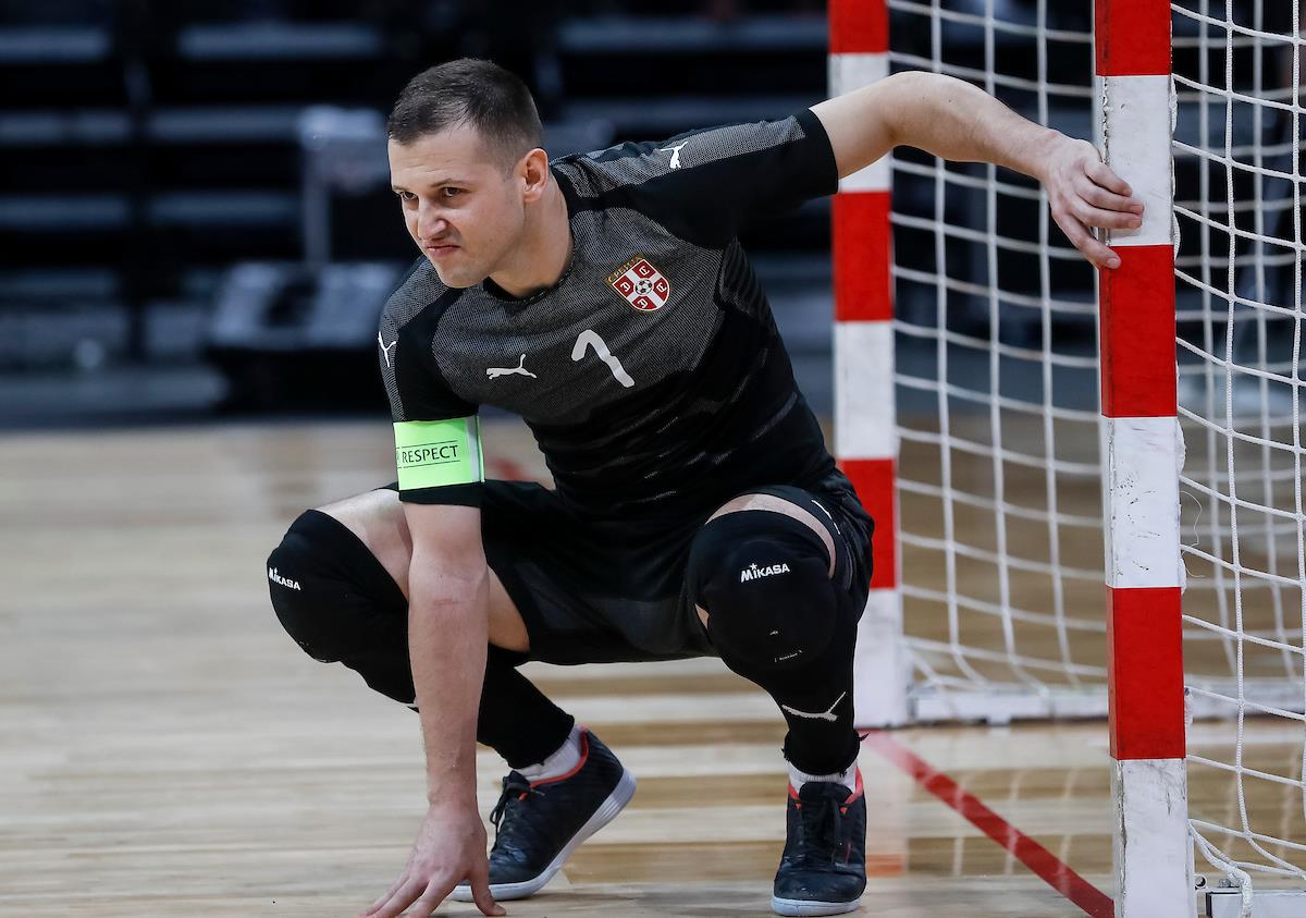 Miodrag Aksentijević u dresu futsal reprezentacije Srbije protiv Brazila