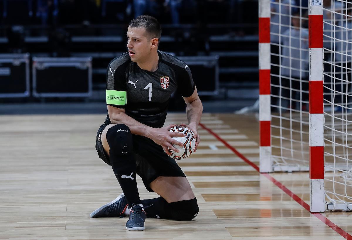 Miodrag Aksentijević u dresu futsal reprezentacije Srbije protiv Brazila