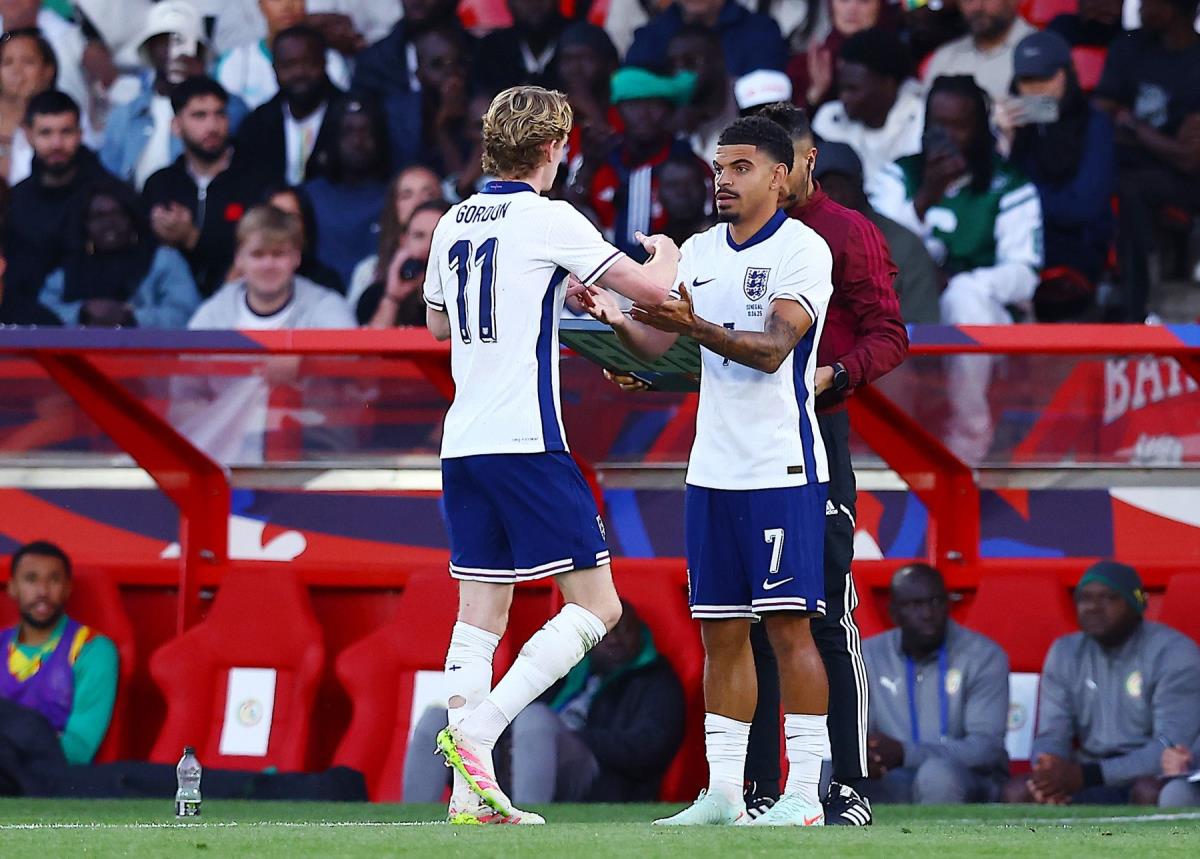 Morgan Gibs-Vajt u dresu reprezentacije Engleske