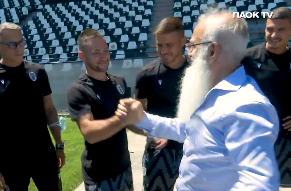 Ivan Savidis u zagrljaju sa Andrijom Živkovićem