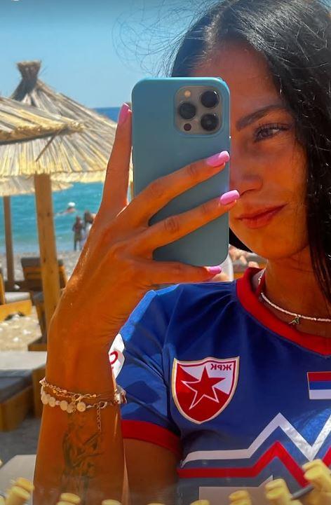 Rukometašica Sara Garović na moru