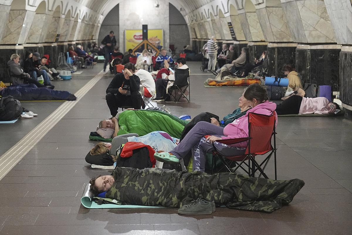 x03 AP Efrem Lukatsky.jpg