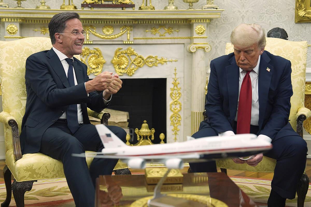 114 AP Evan Vucci.jpg