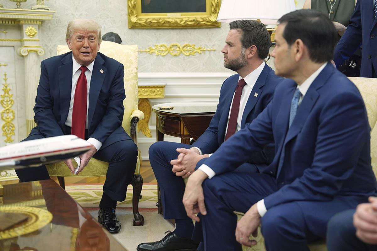 113 AP Evan Vucci.jpg