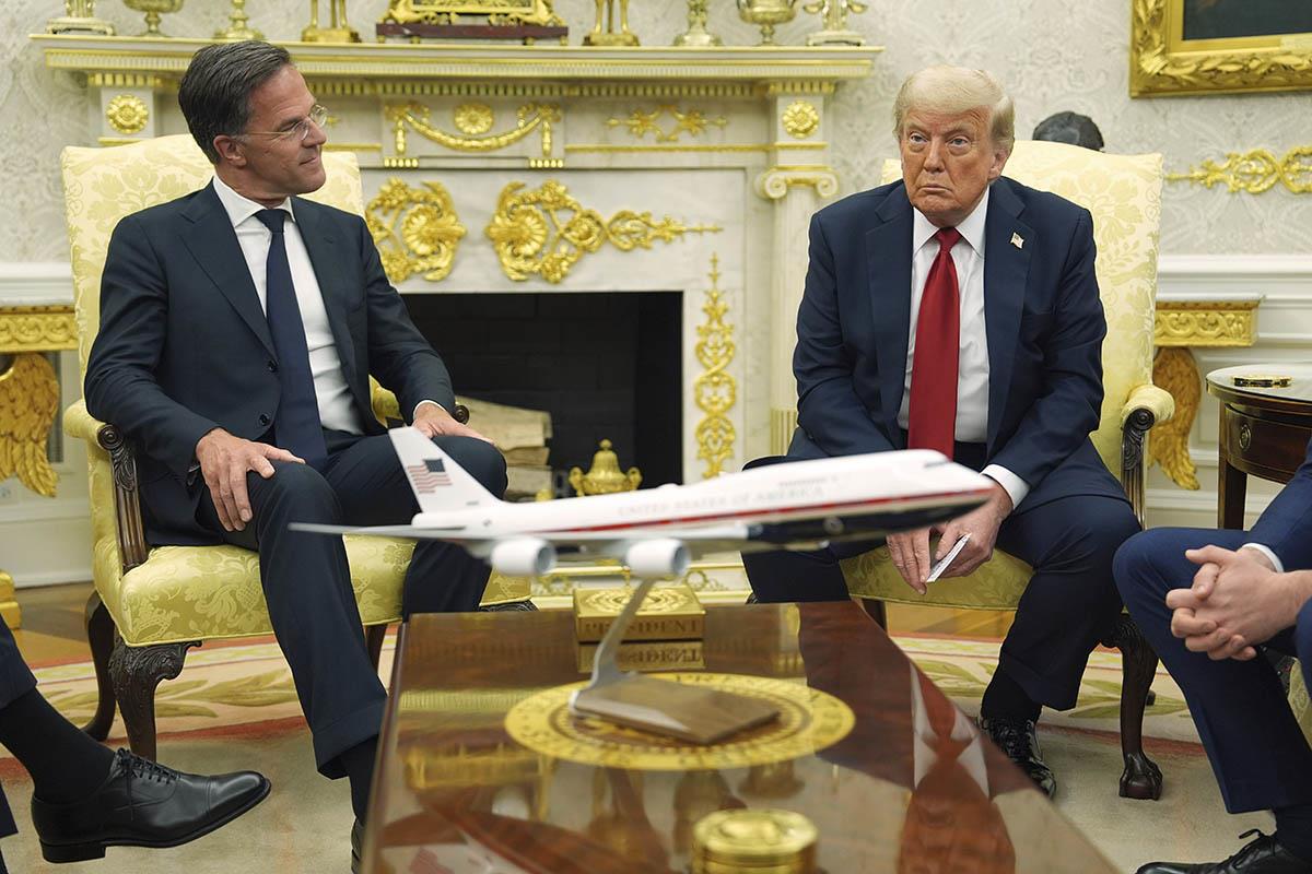 112 AP Evan Vucci.jpg