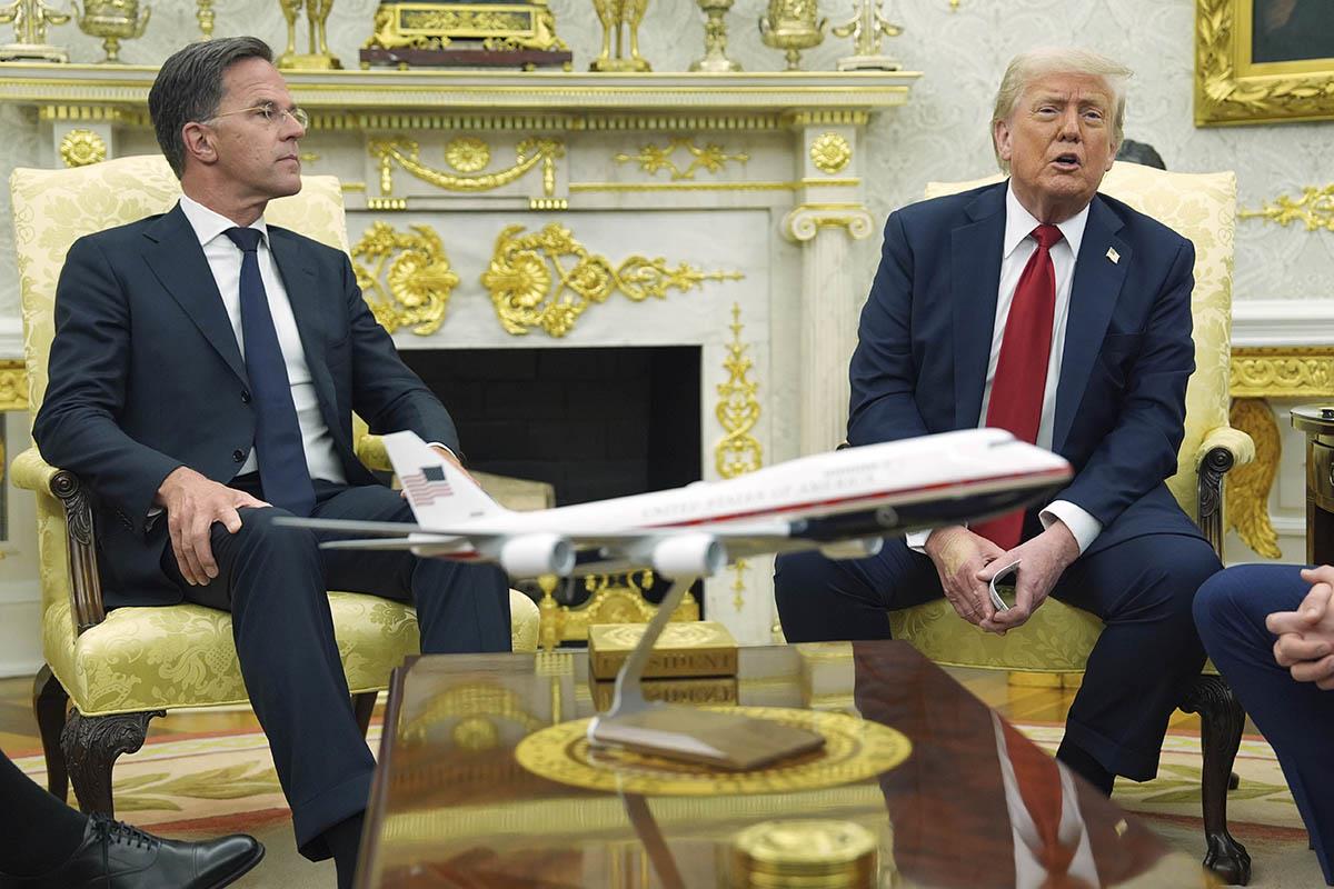 111 AP Evan Vucci.jpg