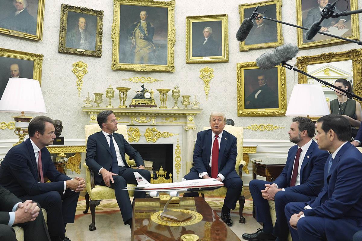 106 AP Evan Vucci.jpg