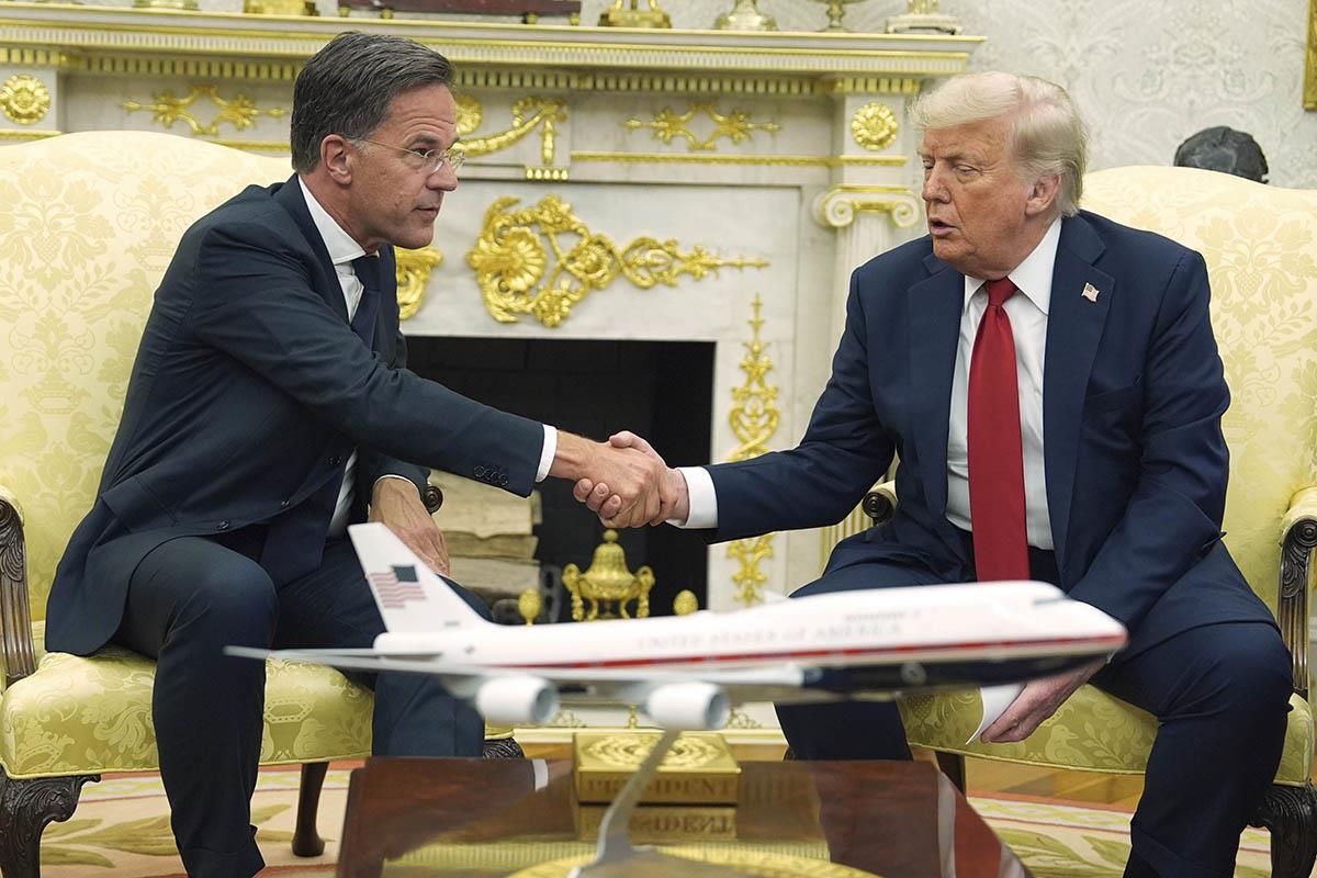 103 AP Evan Vucci.jpg