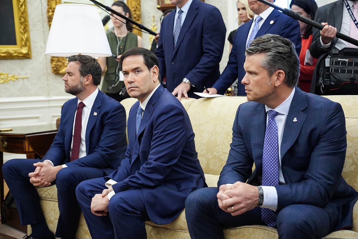 105 EPA Yuri Gripas  Pool.jpg