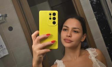 Aleksandra Mladenović u izazovnoj spavaćici