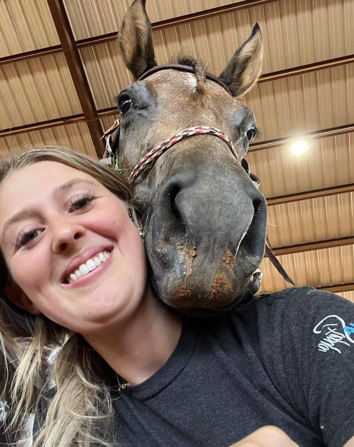 Đina Šumaher pravi selfi