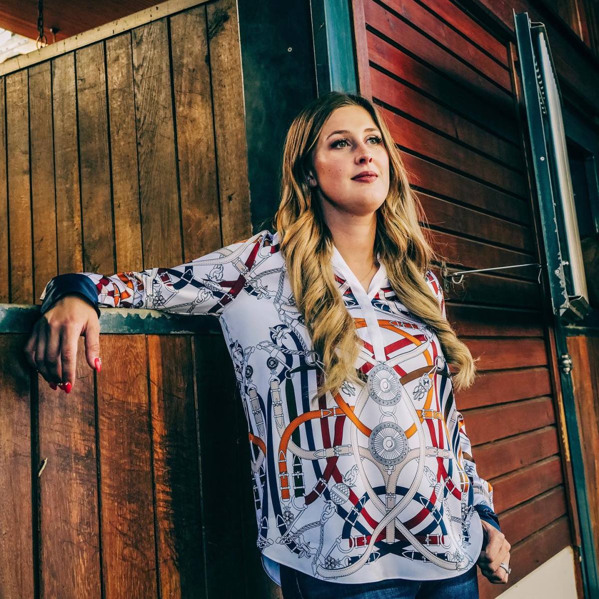 Đina Šumaher u predahu posle jahanja