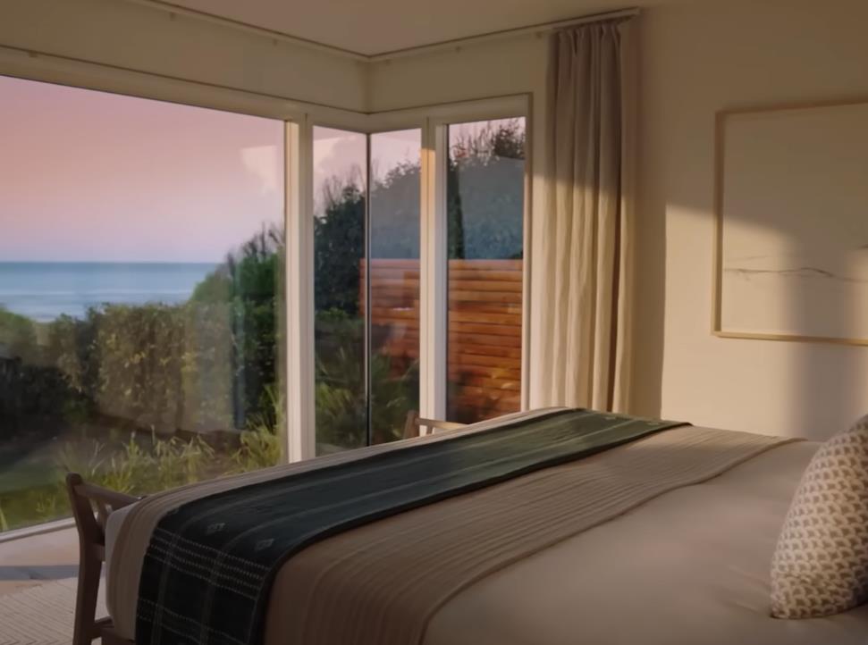 Kuća ima direktni izlaz na plažu i panoramski pogled na more