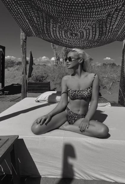 Nataša Bekvalac pozira u bikiniju