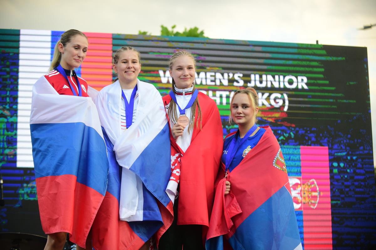 dodela medalja juniorke3.jpg