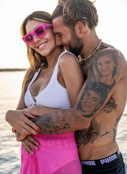 Anastasija Ražnatović i Nemanja Gudelj na plaži