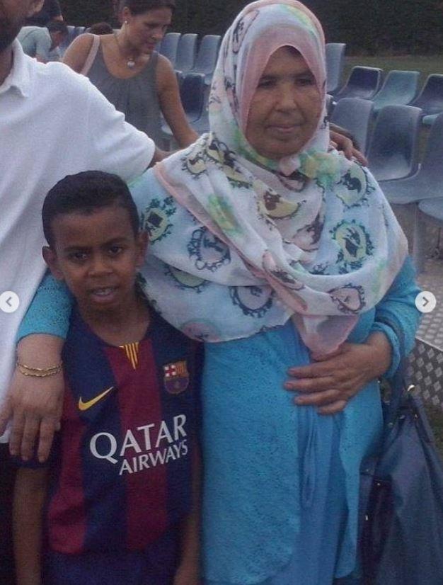 Lamin Jamal sa bakom