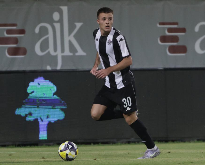 Milan Roganović na utakmici protiv AEK iz Larnake