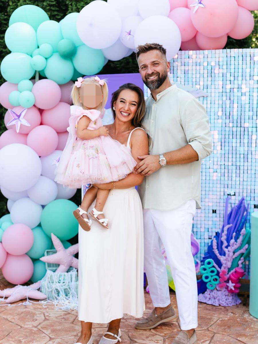 “Naša mala sirena je napunila dve godine! 🎀🧜🏼_♀️Dan je bio pun balona, zagrljaja, morske čaro copy.jpg