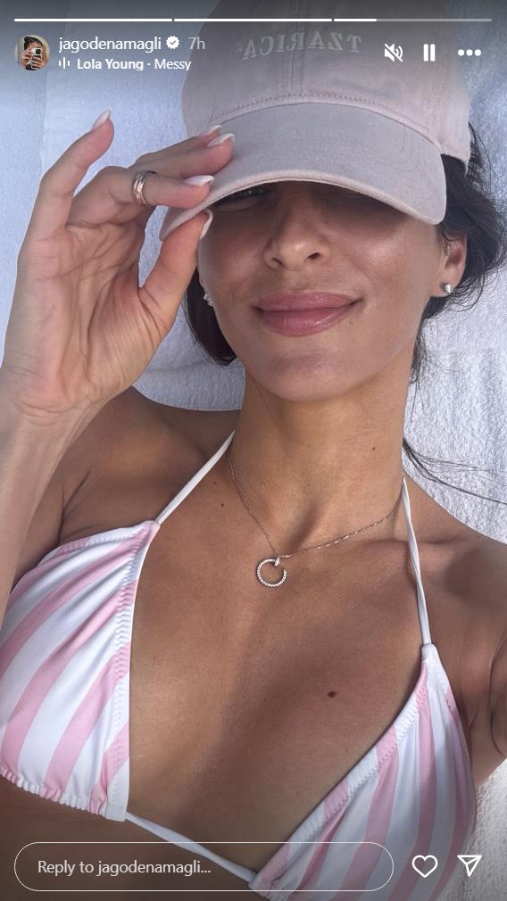 Jelisaveta Orašanin u kupaćem i sa kačketom