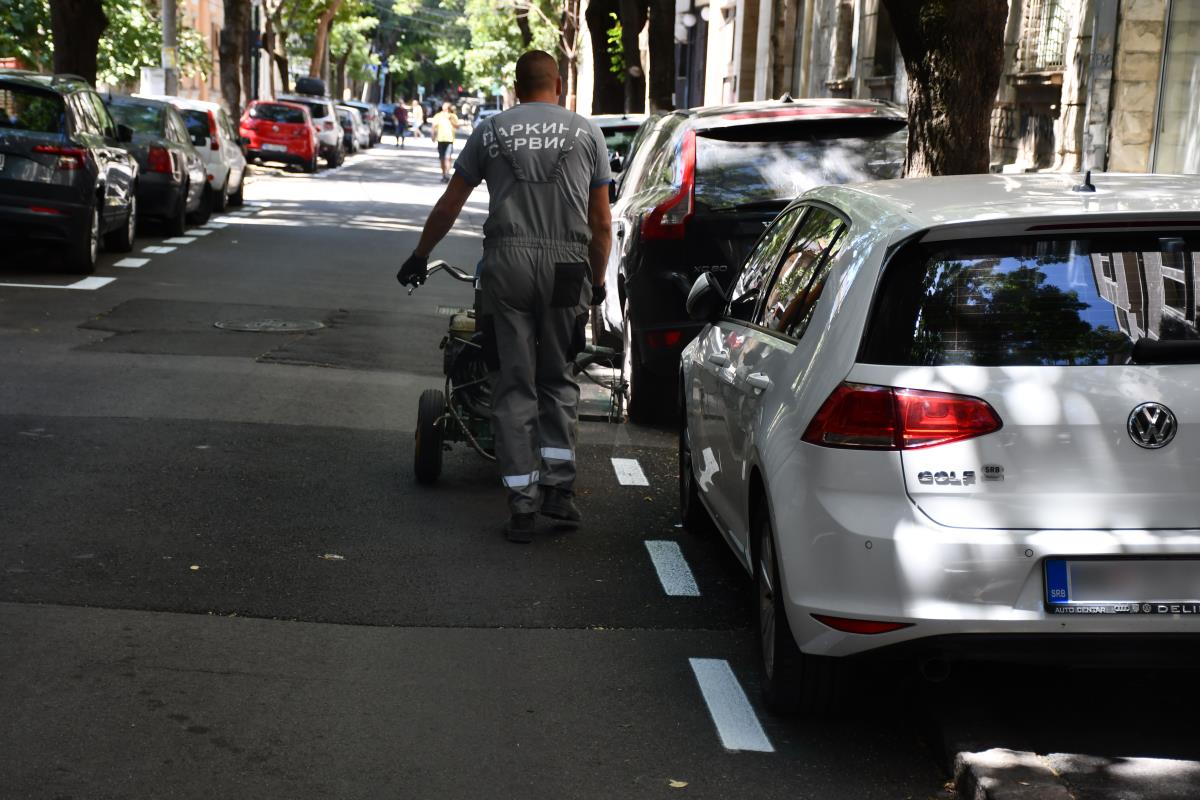 Iscrtavanje parking mesta bele zone.JPG