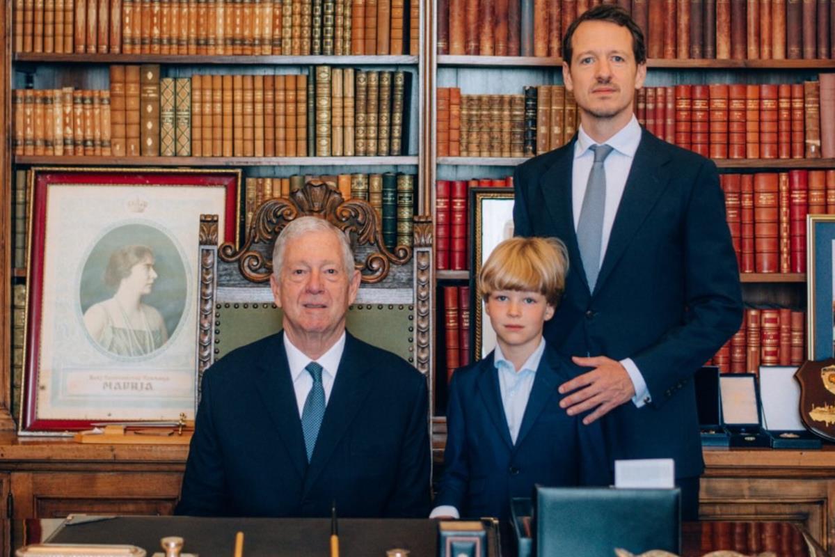 Official Royal photos.jpg