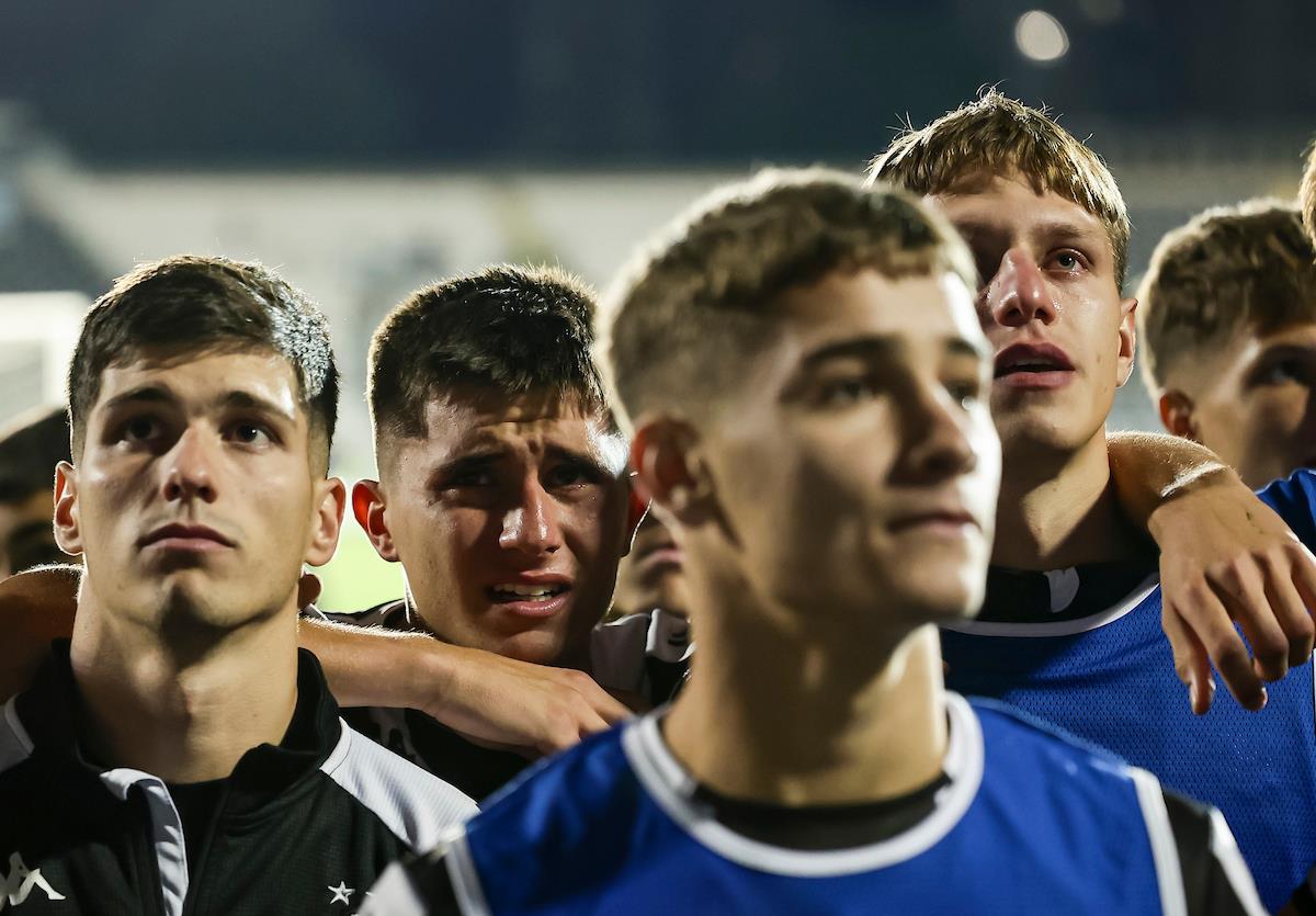 Fudbaleri Partizana posle meča sa AEK-om