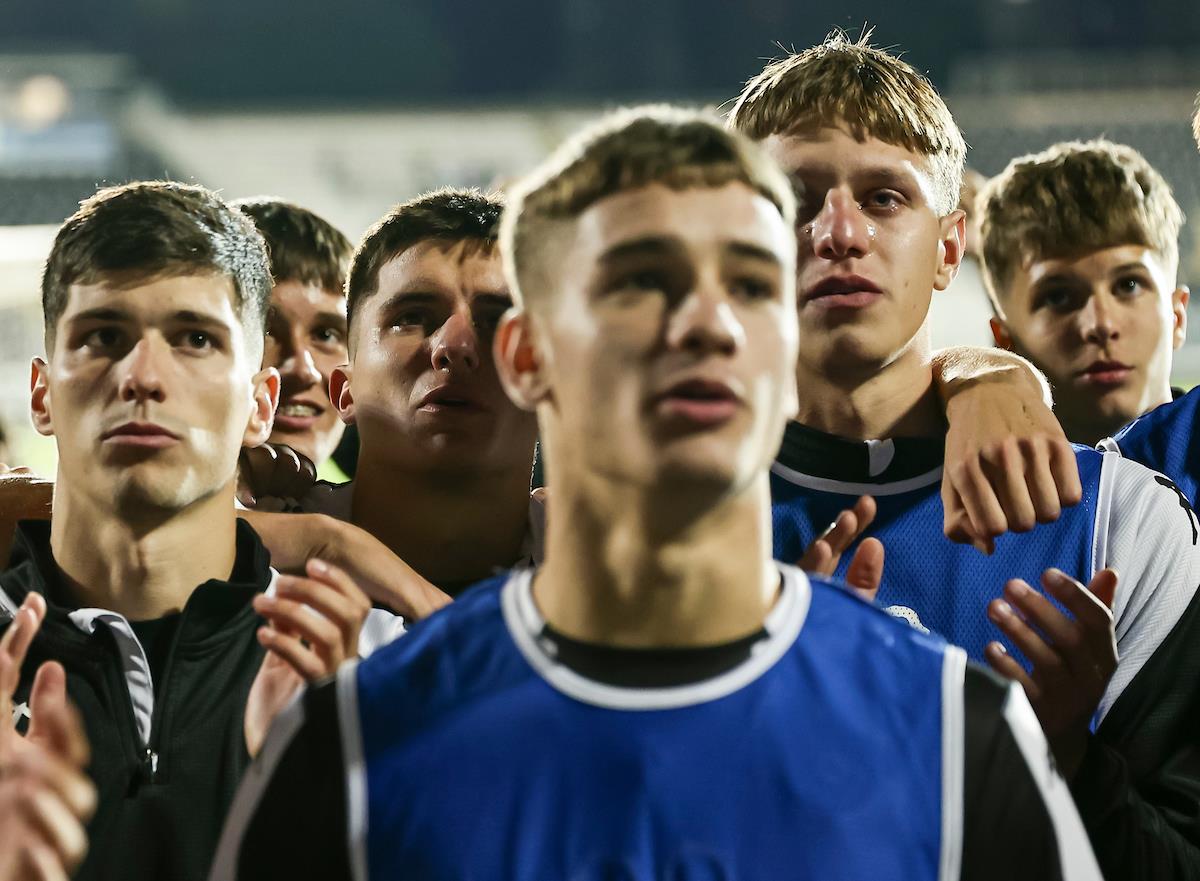 Fudbaleri Partizana posle meča sa AEK-om