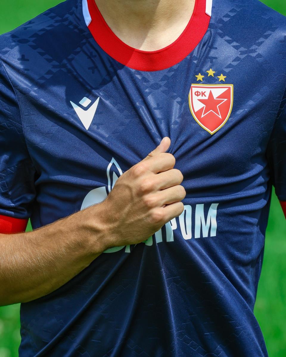 FK Crvena zvezda novi dres Vasilije Kostov