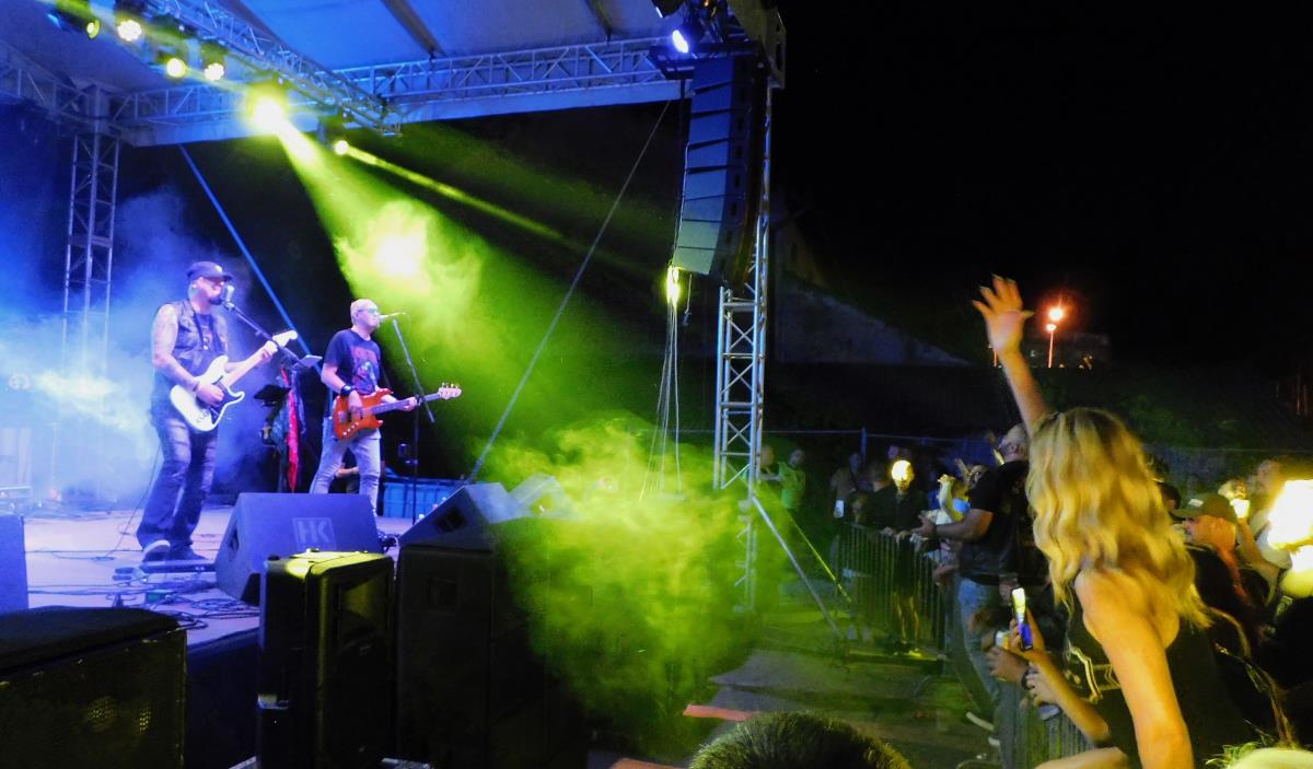 LOZNICA -Odlična svirka.JPG