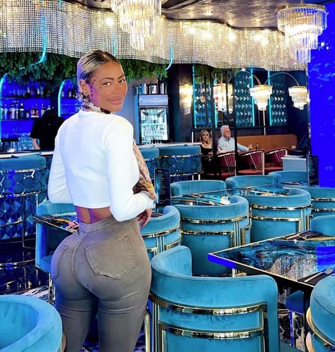 Čelsi Robison 9.png