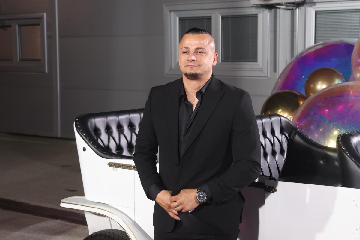 "LEGAO JE KOD JAKŠIĆKE, ON BI MALO DA BUDE ĐUKIĆ" Učesnici Elite opleli po Terzi, Glorija zabrinuta: Uništiće me