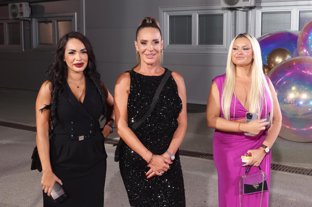 Milena Kačavenda, Sandra Obradović i Matea Stanković.jpeg