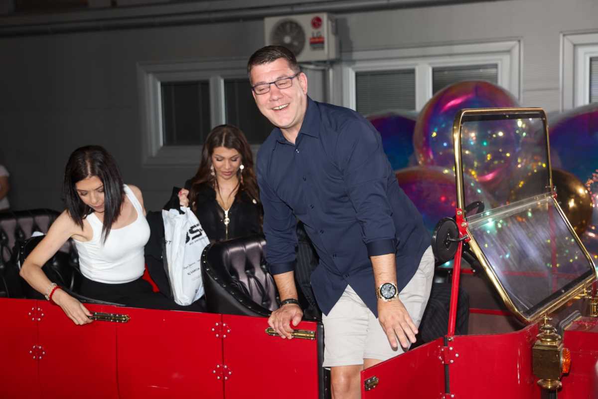 "IVAN JE REKAO DA NEMA PARA DA MI PLATI" Ana Radulović tužila i Marinkovića i Gastoza, a sada otkrila sve o suđenju sa njima: On ne mora na sud